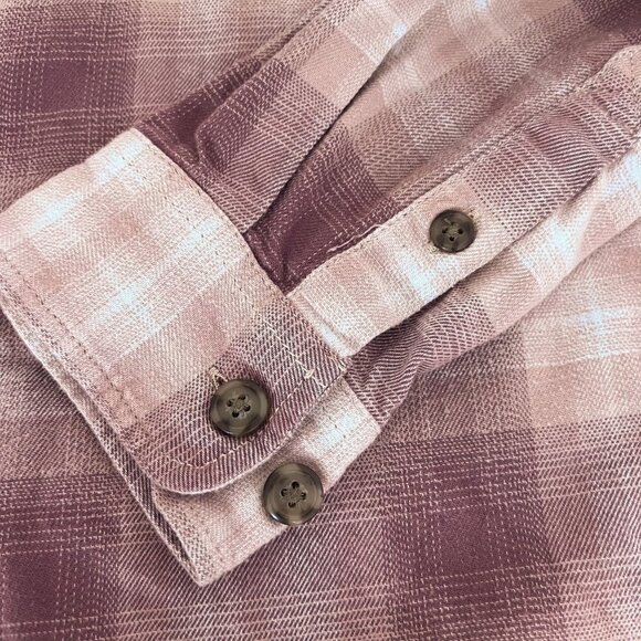 Carhartt Women's Rugged Flex Loose Fit Midweight Flannel Long-Sleeve Plaid Shirt - Picture 5 of 11